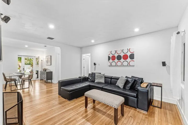 013-1617AdamsStreet-Hollywood-FL-33020-S