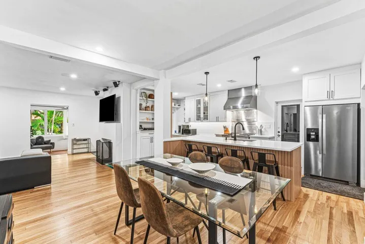 006-1617AdamsStreet-Hollywood-FL-33020-S