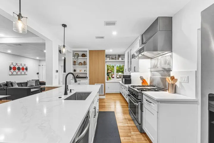 009-1617AdamsStreet-Hollywood-FL-33020-S