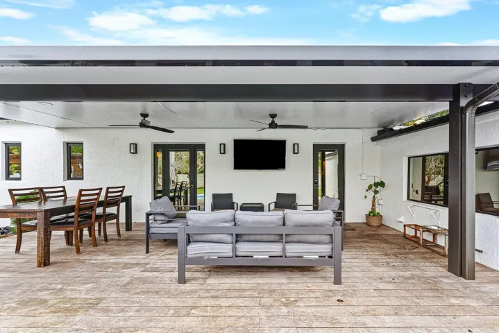035-1617AdamsStreet-Hollywood-FL-33020-S