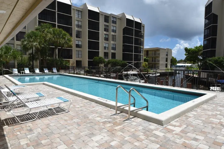 Pool 4