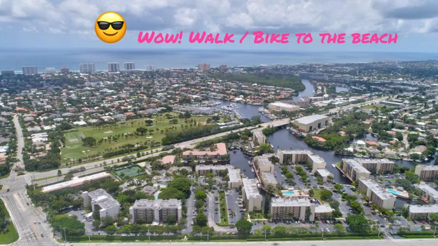 Overview to beach with caption