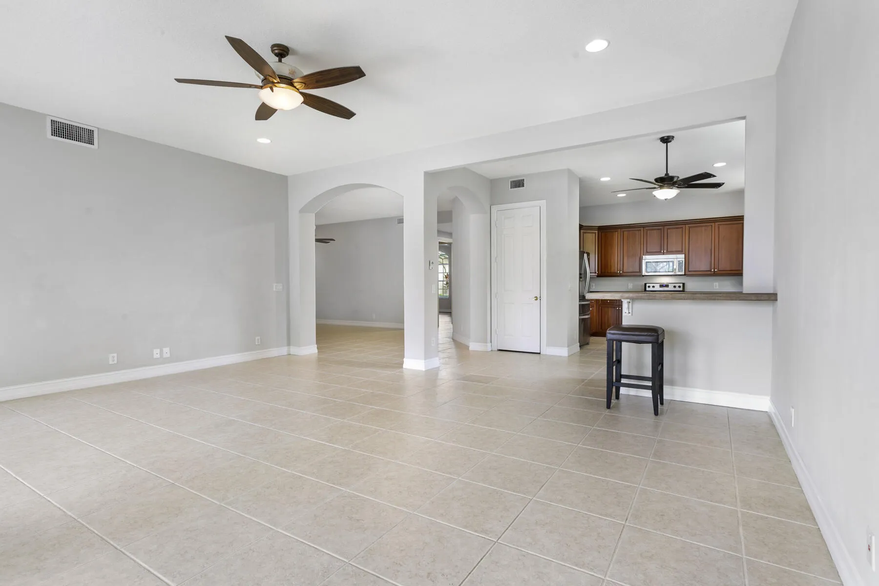 Kitchen can easily be expanded