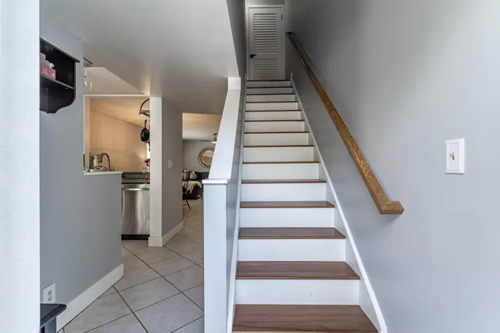 Entry & Staircase
