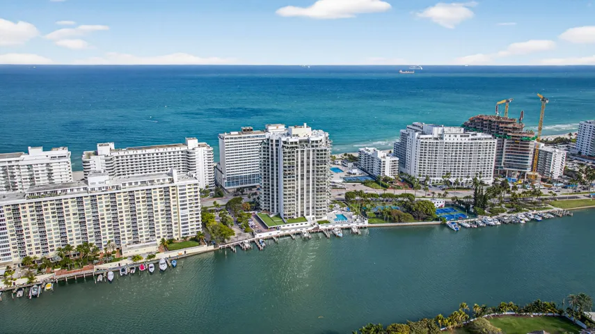 02-5500-Collins-Ave-LPG