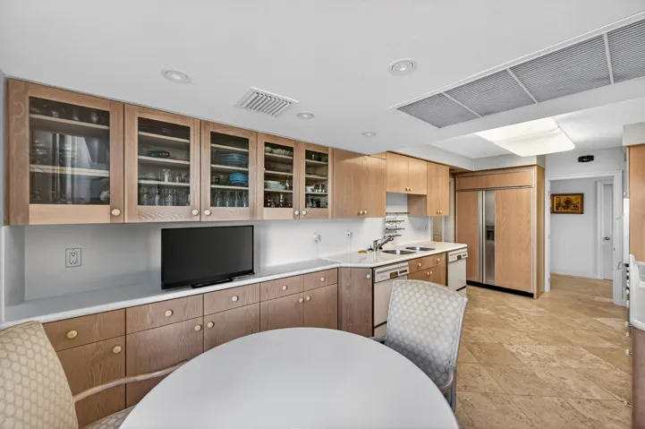 24-5500-Collins-Ave-LPG