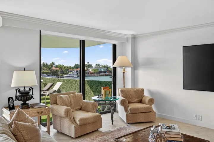 15-5500-Collins-Ave-LPG