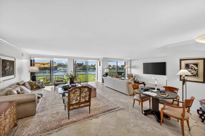 18-5500-Collins-Ave-LPG