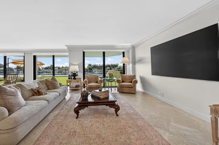 12-5500-Collins-Ave-LPG