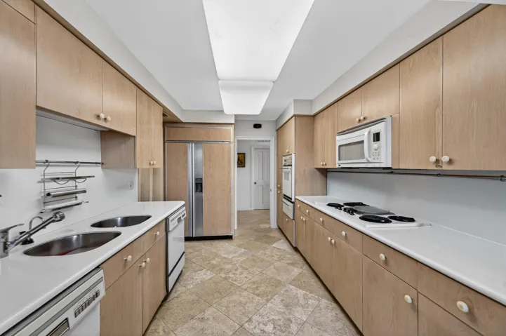 23-5500-Collins-Ave-LPG
