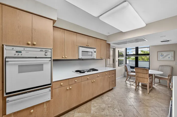 25-5500-Collins-Ave-LPG