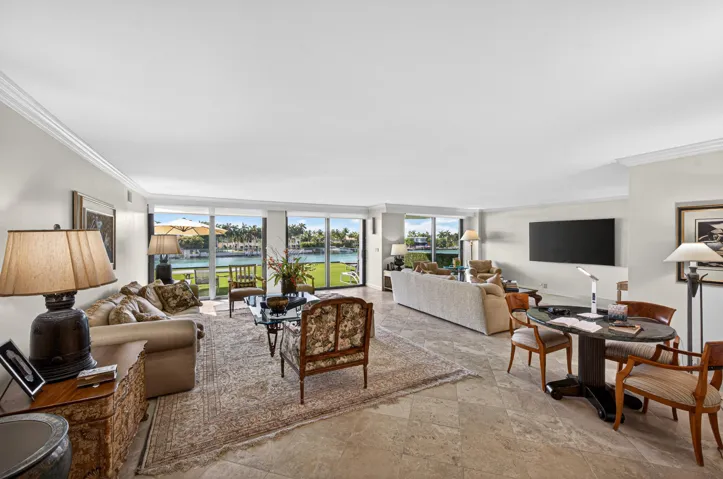 04-5500-Collins-Ave-LPG