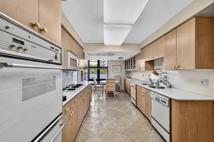 26-5500-Collins-Ave-LPG