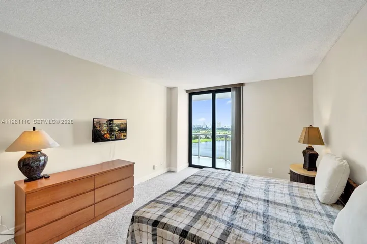 Direct lake views.