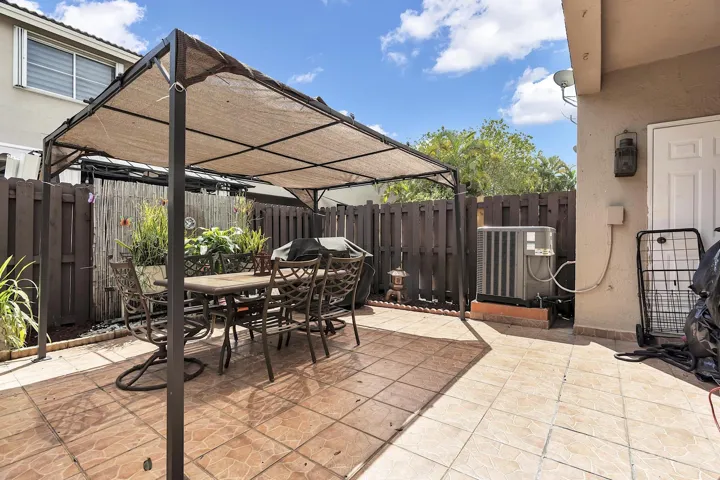 16637 NW 73 pl - - 106