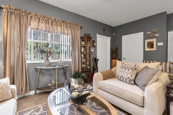 16637 NW 73 pl - - 022
