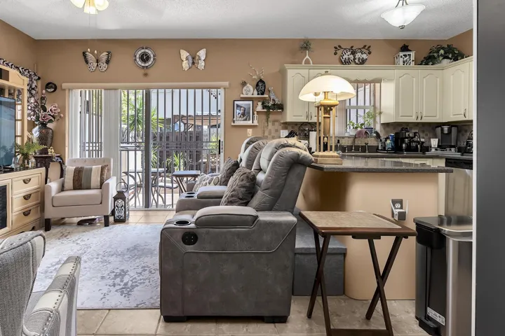 16637 NW 73 pl - - 025