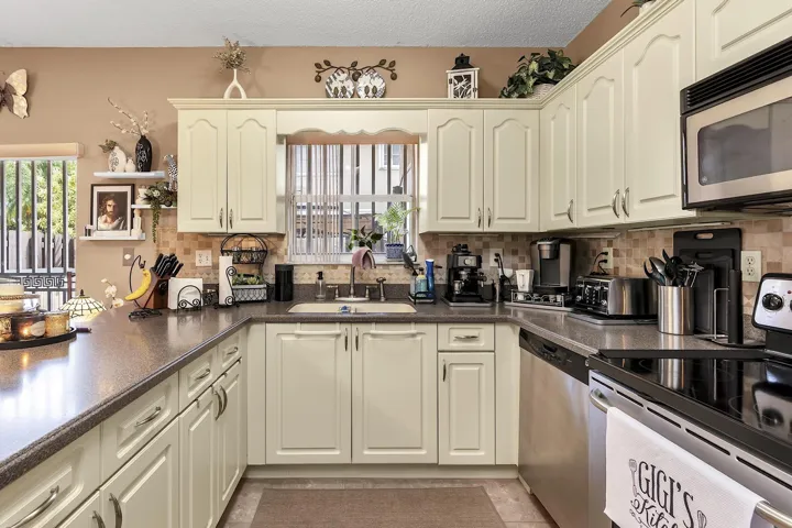 16637 NW 73 pl - - 030