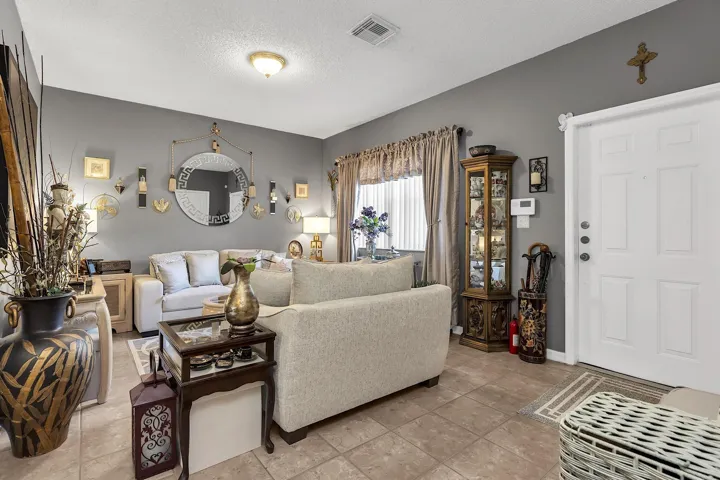 16637 NW 73 pl - - 021