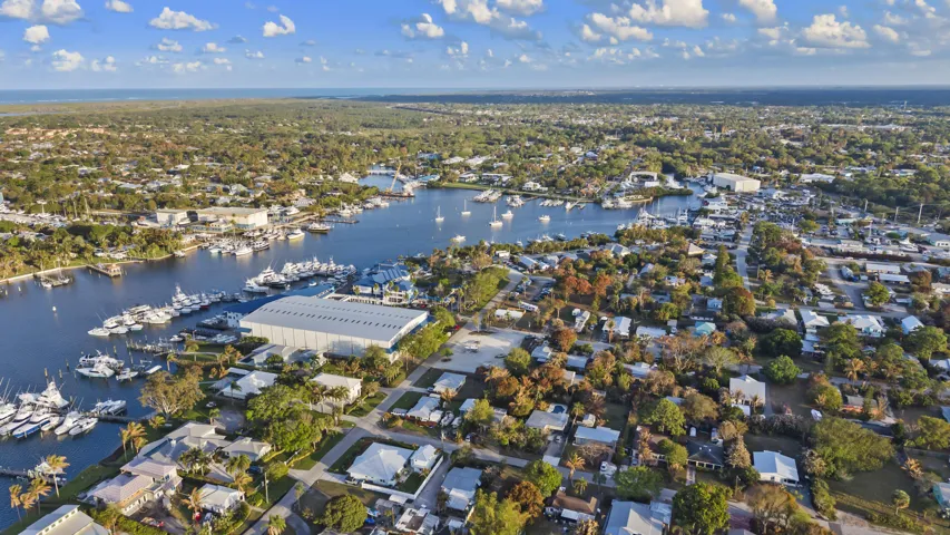 ST STOCK - Manatee Bay (1)