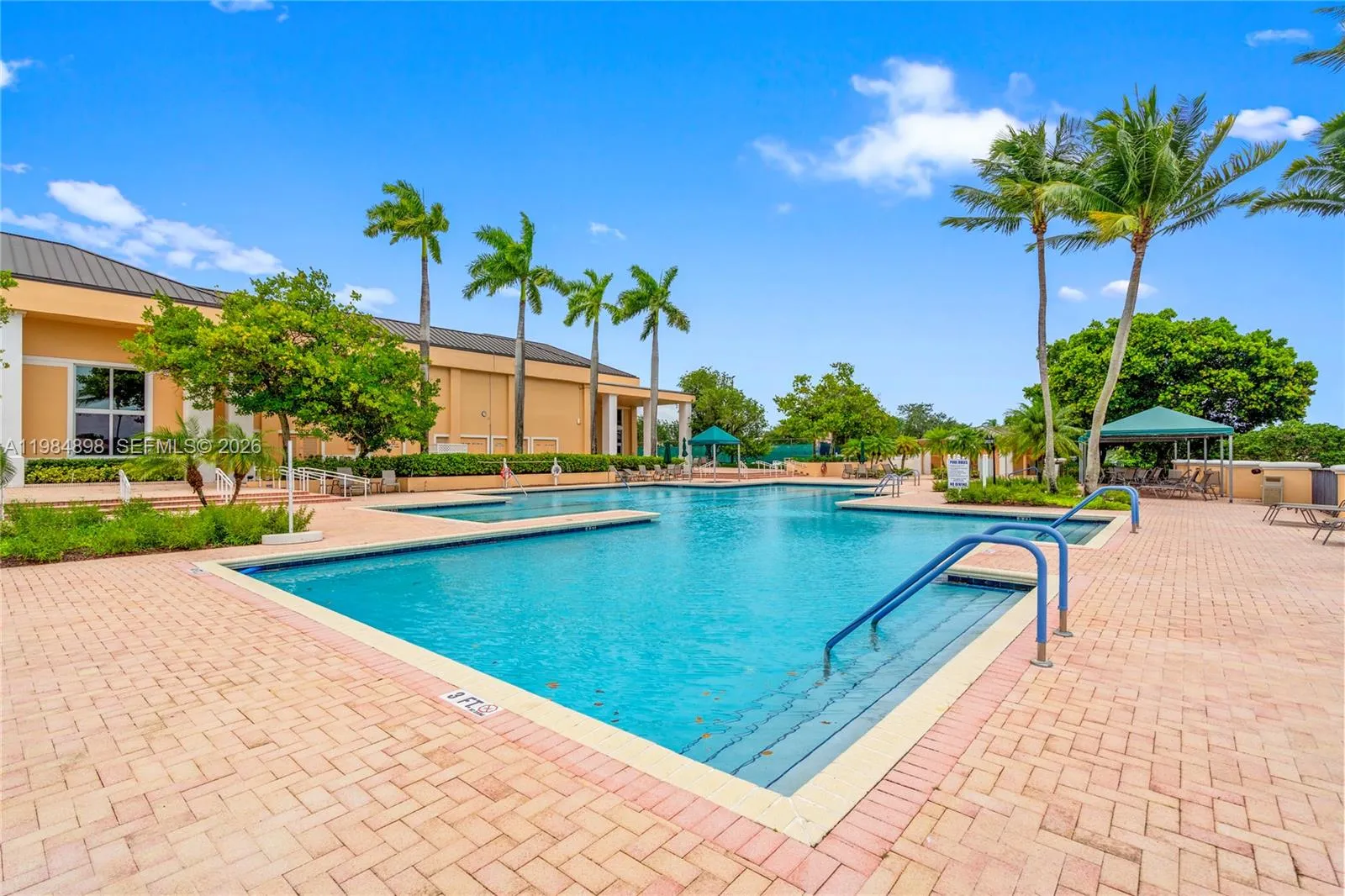 Kings Point main outdoor pool