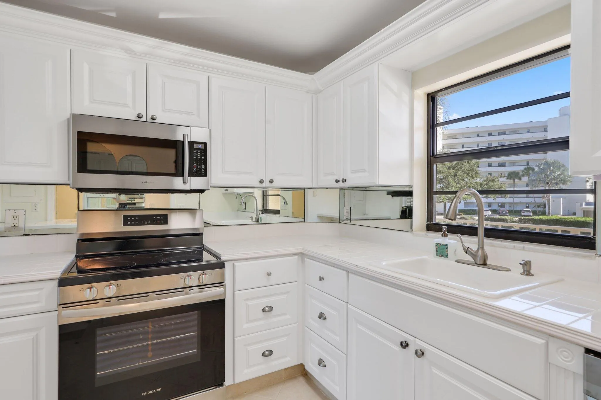 200 intracoastal - 7.jpg-SMALL