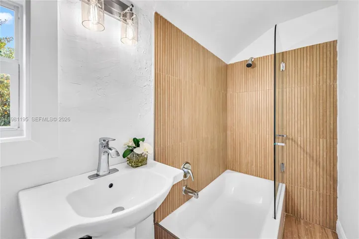 upstairs Guest bathroom
