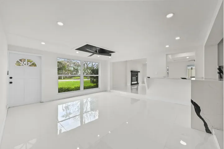 04 Dining Room 02