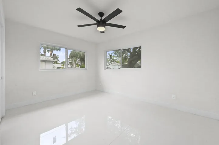 20 Bedroom 01