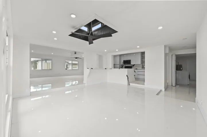 03 Dining Room 01