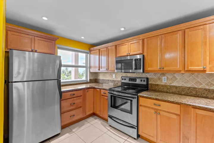 6-web-or-mls-A7408308