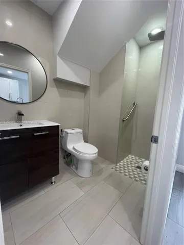 Full Downstairs Bathroom