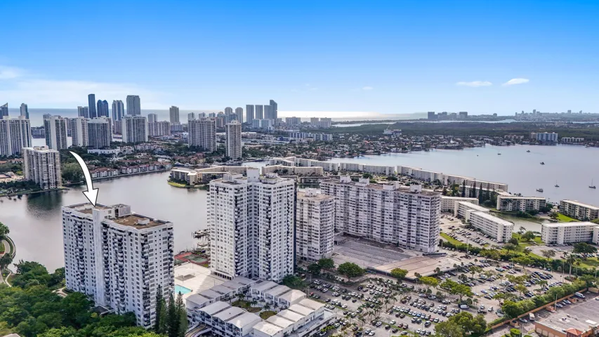 2780 NE 183 Street Apt 716 - 48