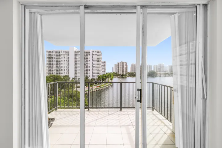 2780 NE 183 Street Apt 716 - 13
