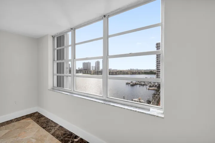2780 NE 183 Street Apt 716 - 18