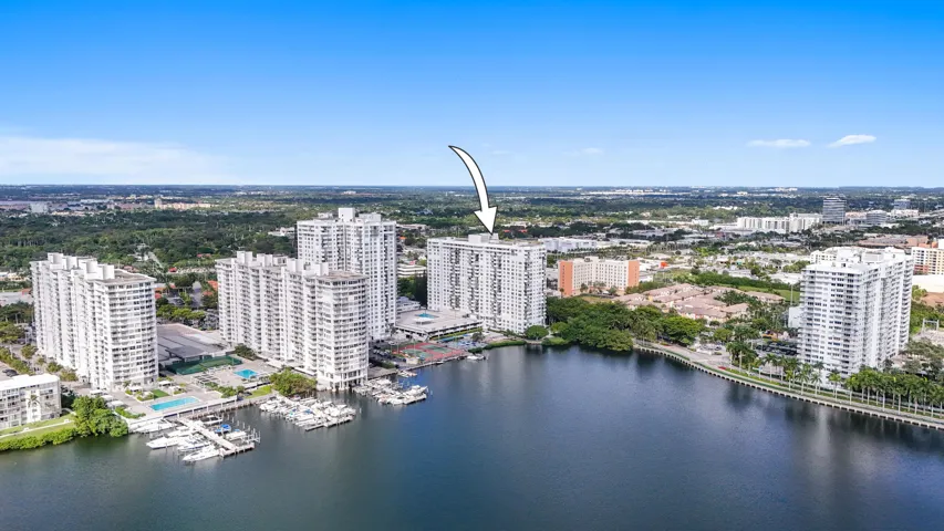 2780 NE 183 Street Apt 716 - 45