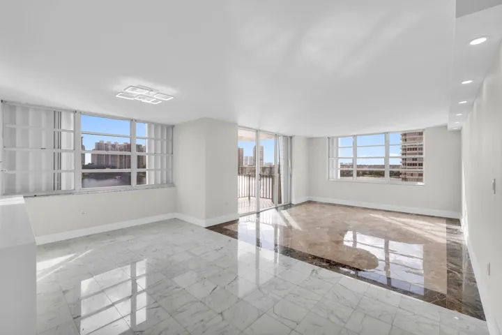 2780 NE 183 Street Apt 716 - 1