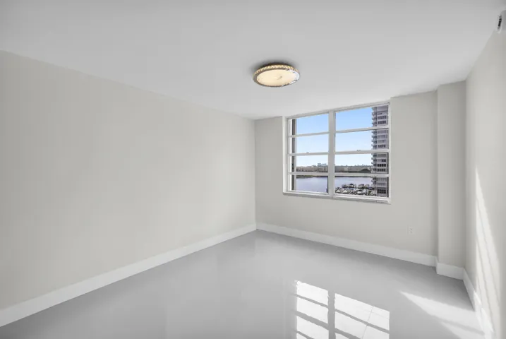 2780 NE 183 Street Apt 716 - 22