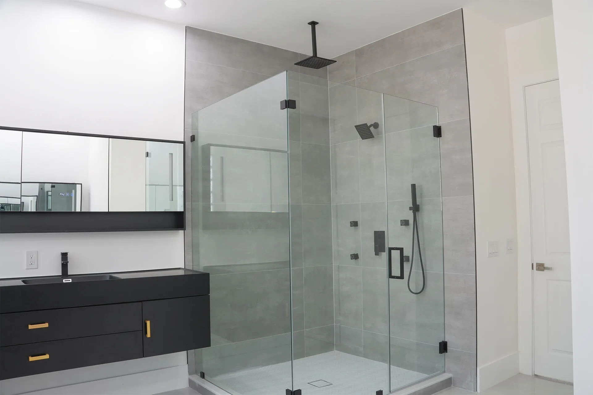 5227mastervanityshower