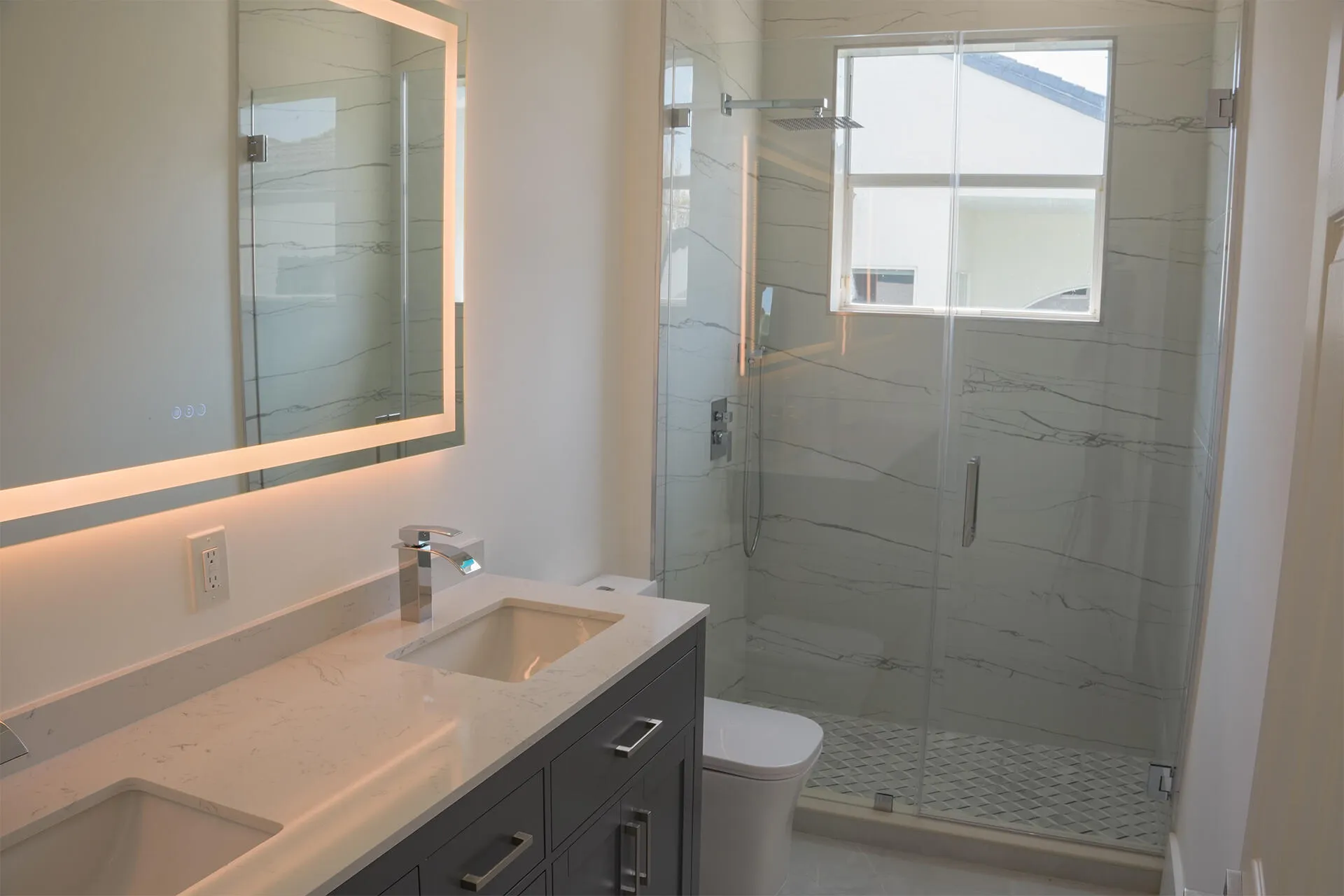 5227bathlight