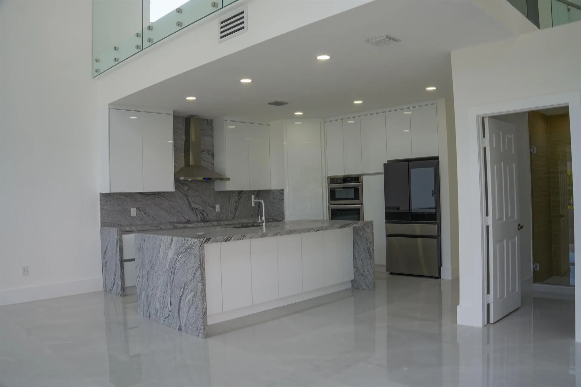 5227Kitchenfromeating