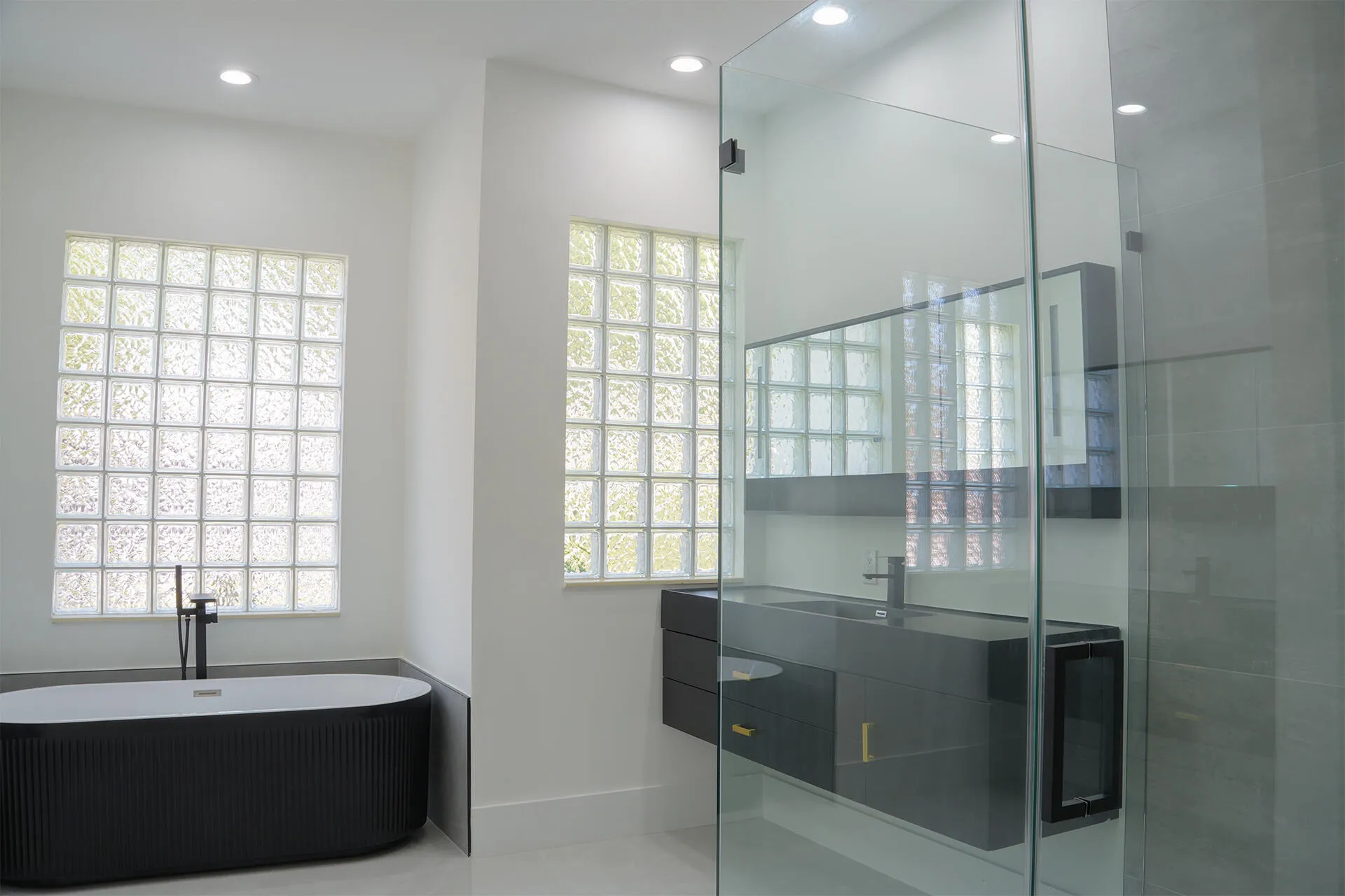 5227masterbathroom