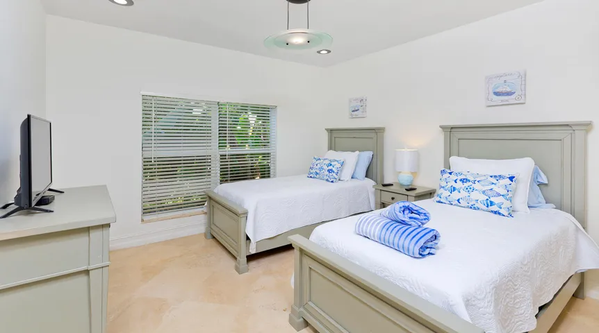 27_Bedroom5_1
