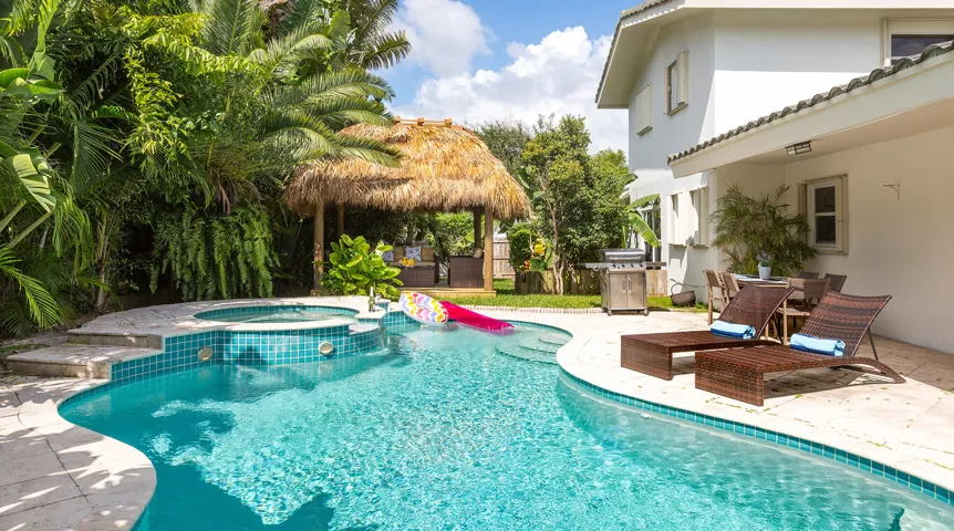 32_Pool_Patio_3