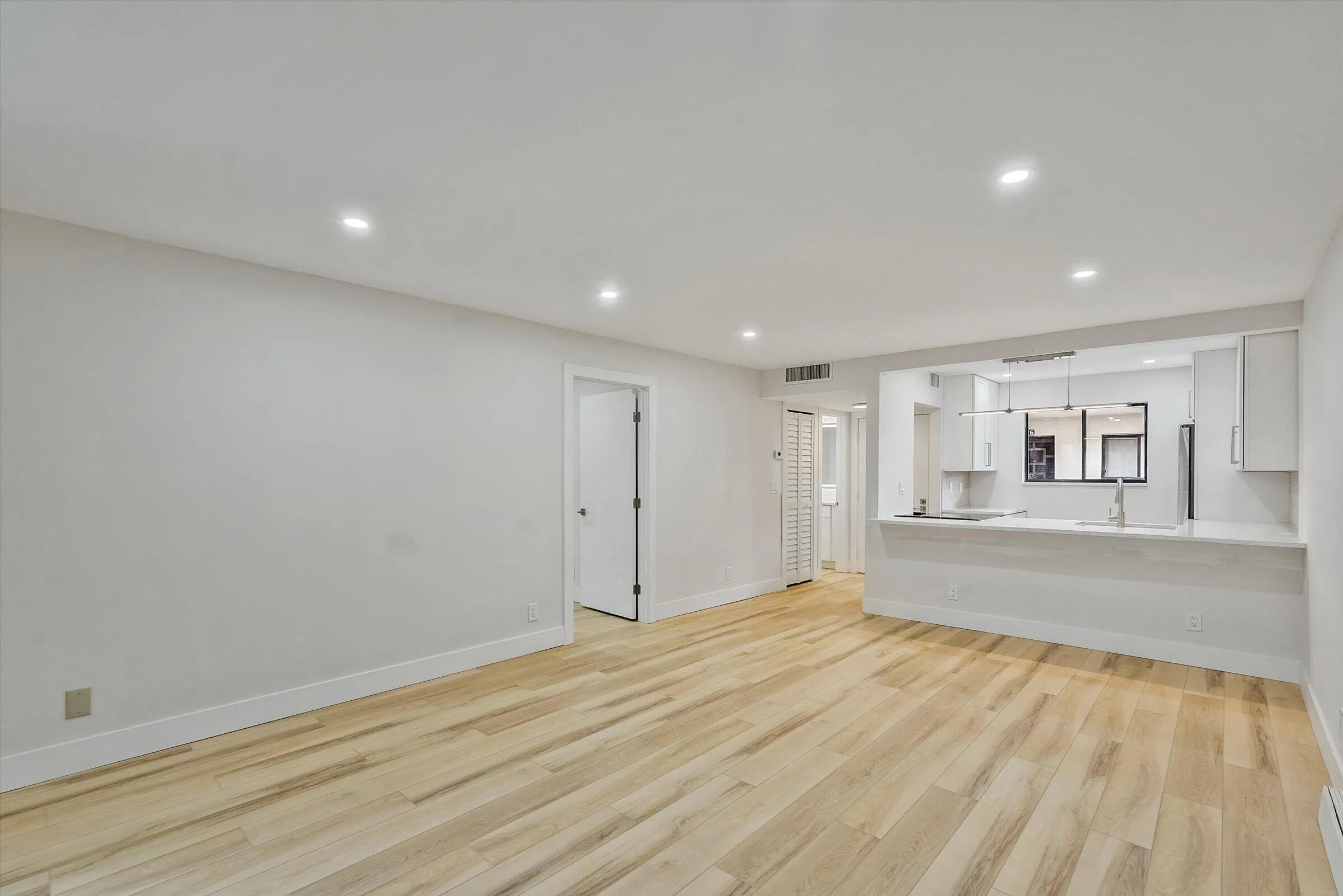 11-5220 Las Verdes Circle Unit 321-11