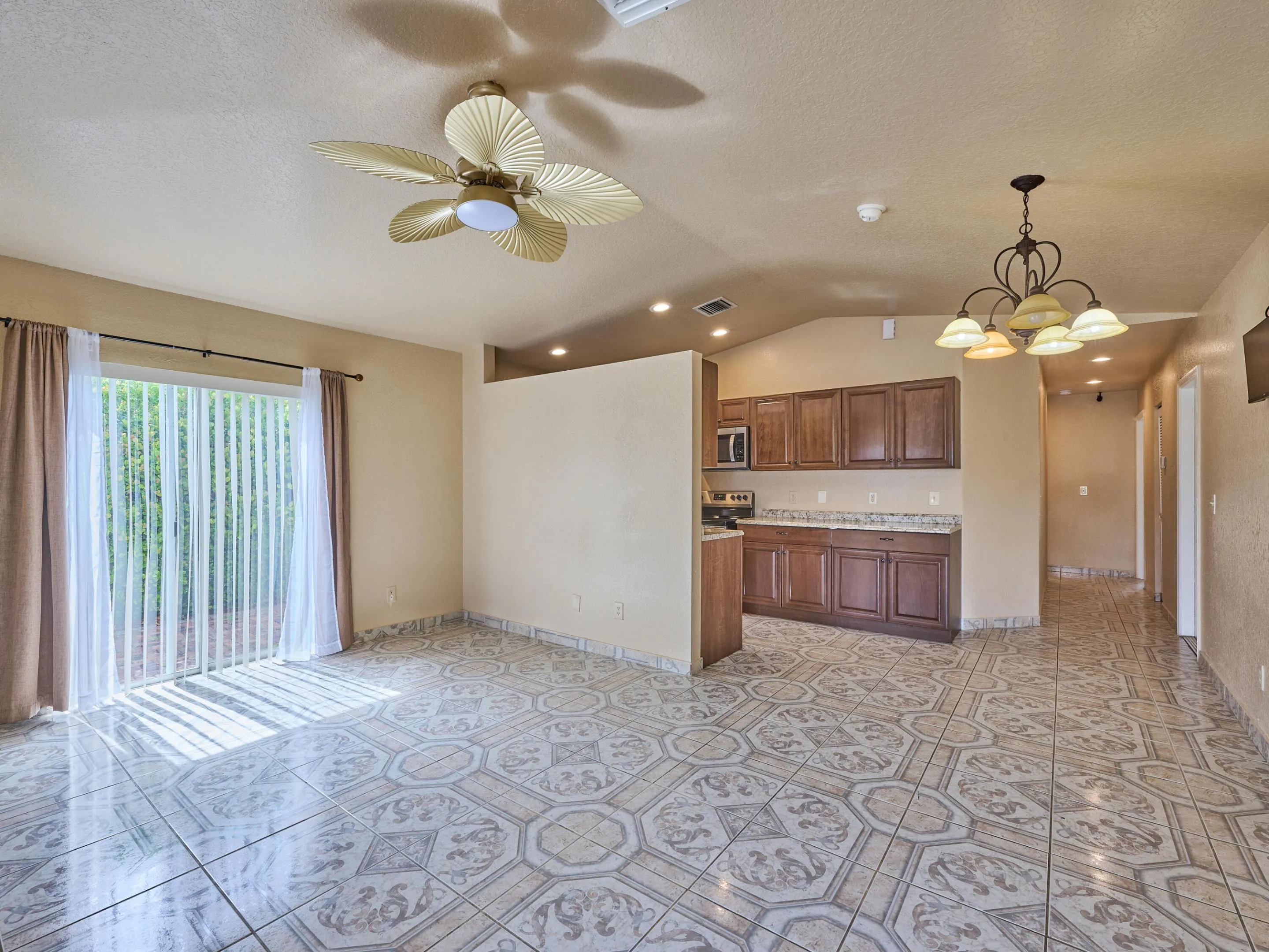 _AGC0007_HDR (1)