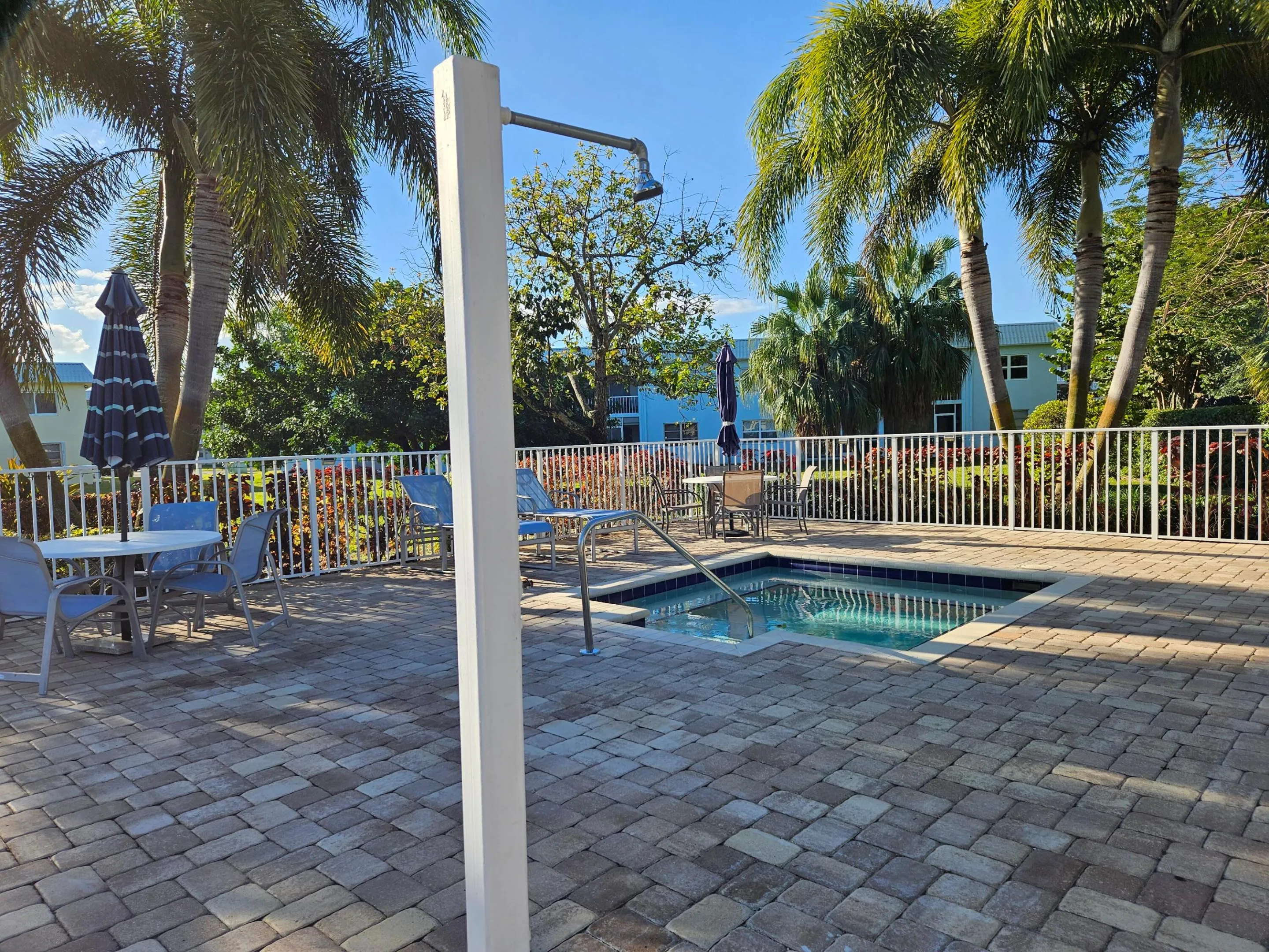 Goldberg hot tub