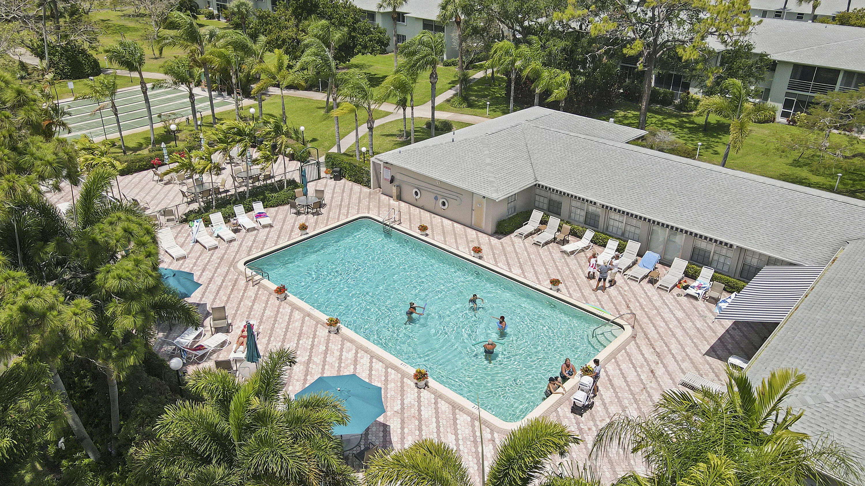 Clubhouse & pool