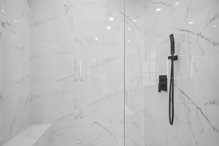 M.BATH SHOWER WITH RAIN HEAD