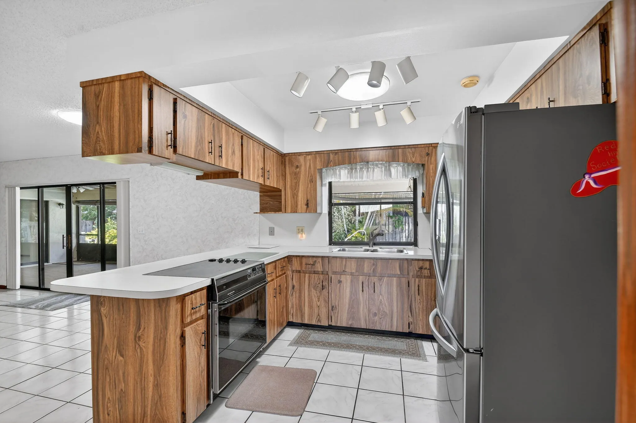 68 Kitchen Bar